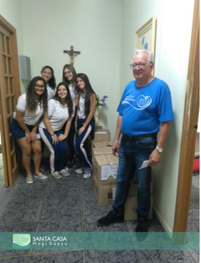 Trote solidário arrecada alimentos para Santa Casa de Mogi Guaçu